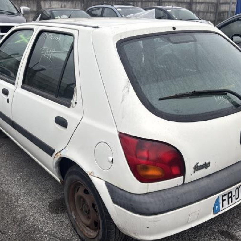 Serrure avant gauche FORD FIESTA 4 Photo n°9