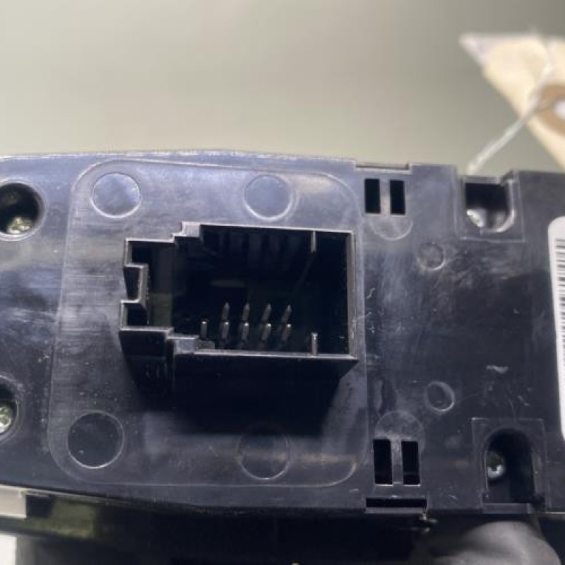 Interrupteur de leve vitre avant gauche BMW SERIE 1 F20 Photo n°3