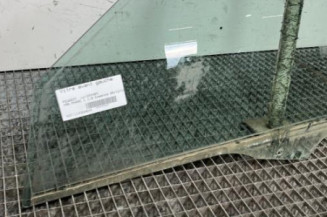 Vitre avant gauche PEUGEOT 406