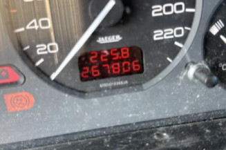 Vitre avant gauche PEUGEOT 406