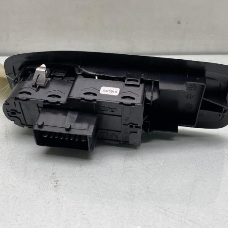 Interrupteur de leve vitre avant gauche PEUGEOT 2008 1 Photo n°2