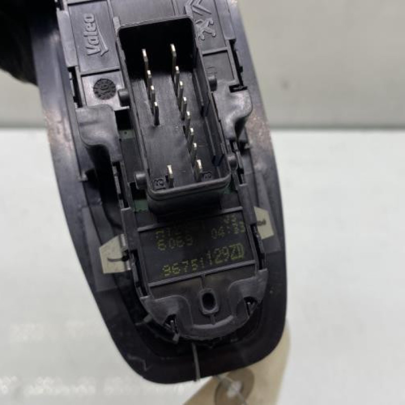 Interrupteur de leve vitre avant gauche PEUGEOT 2008 1 Photo n°4