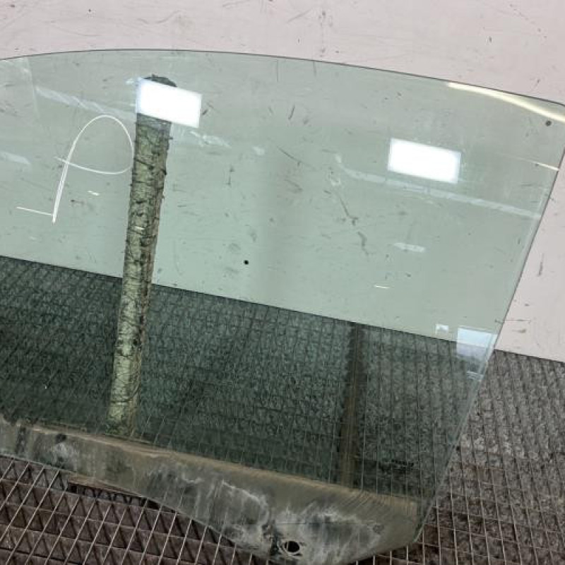 Vitre avant gauche RENAULT CLIO 3 Photo n°3