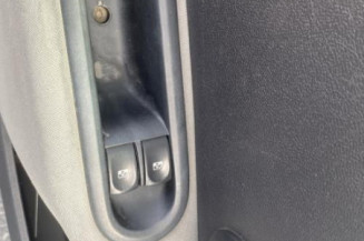 Vitre avant gauche RENAULT CLIO 3