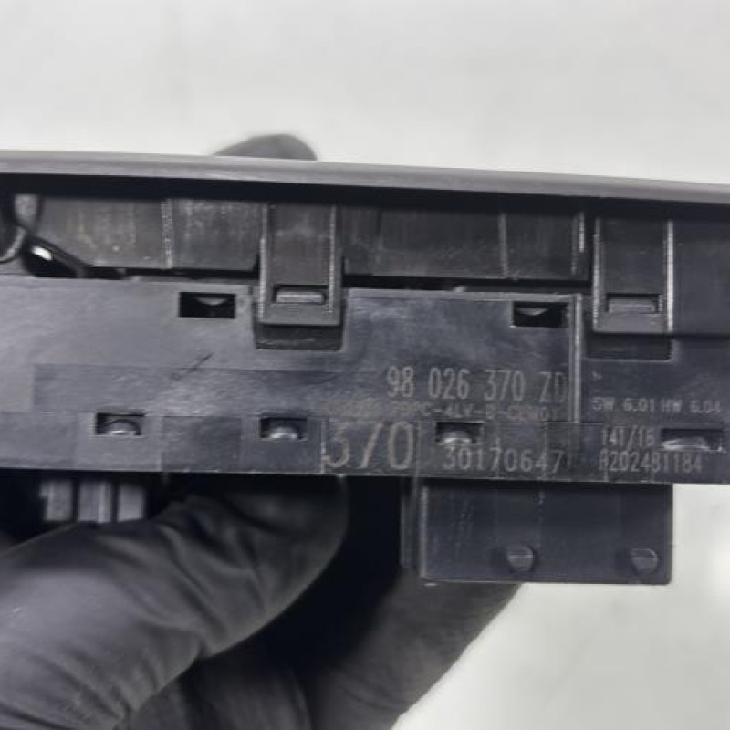 Interrupteur de leve vitre avant gauche PEUGEOT 508 1 SW Photo n°3