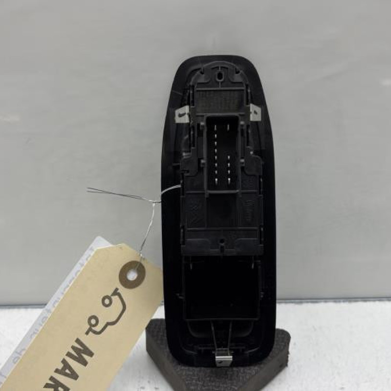 Interrupteur de leve vitre avant gauche PEUGEOT 208 1 Photo n°4