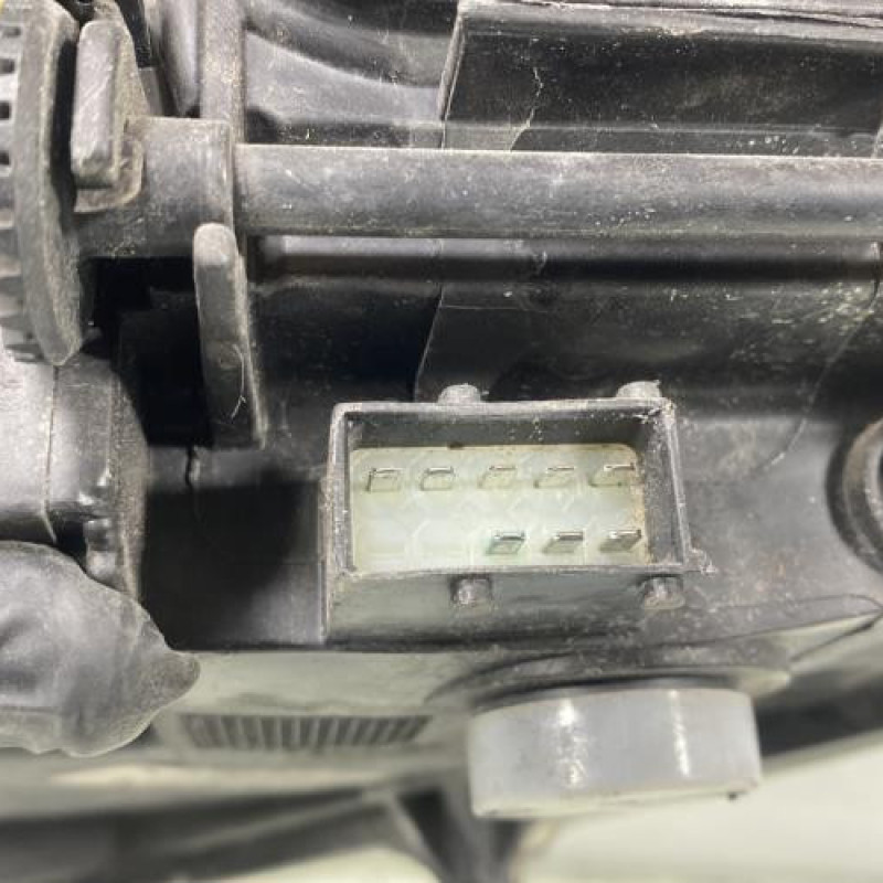 Optique avant principal droit (feux)(phare) OPEL CORSA D Photo n°9