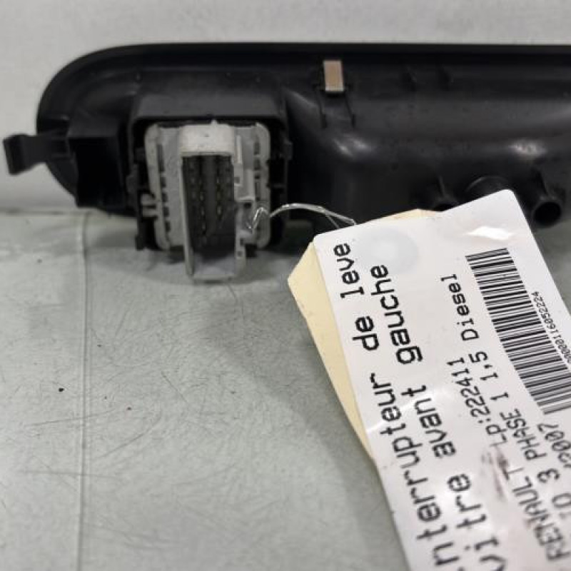 Interrupteur de leve vitre avant gauche RENAULT CLIO 3 Photo n°4