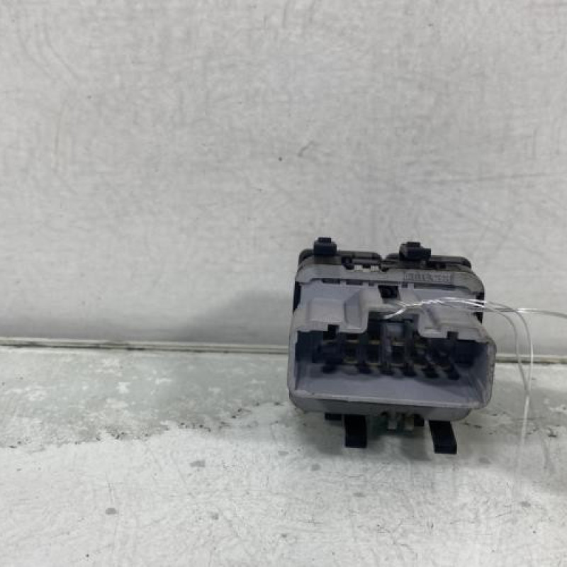 Interrupteur de leve vitre avant gauche RENAULT CLIO 3 Photo n°3