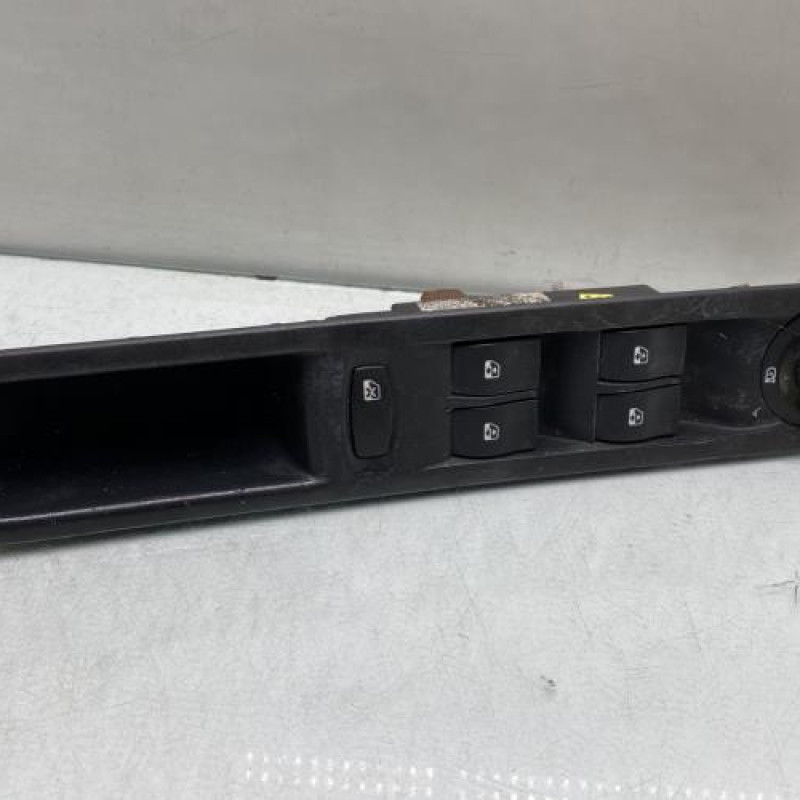 Interrupteur de leve vitre avant gauche RENAULT ESPACE 4 Photo n°1