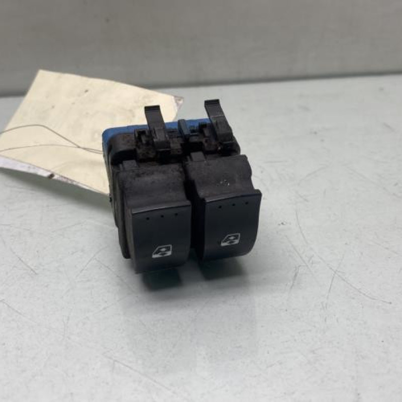 Interrupteur de leve vitre avant gauche RENAULT MEGANE 2 Photo n°1