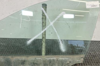 Vitre avant gauche RENAULT CLIO 3 Photo n°1