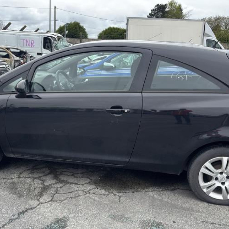 Custode arriere gauche OPEL CORSA D Photo n°11