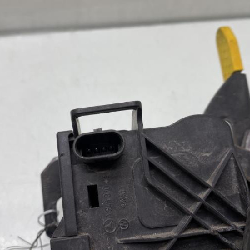 Fermeture de capot MERCEDES CLASSE A 176 Photo n°4