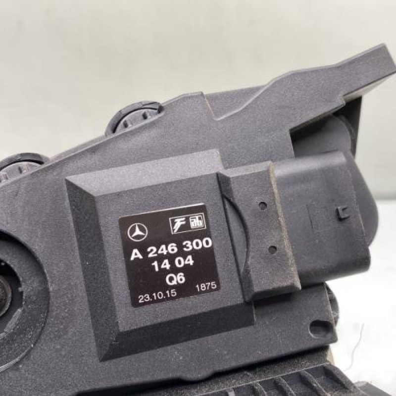 Pedale d'accelerateur MERCEDES CLASSE A 176 Photo n°3