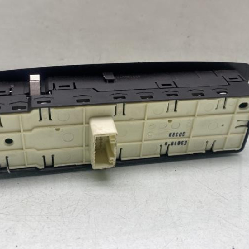 Interrupteur de leve vitre avant gauche RENAULT LAGUNA 3 Photo n°2