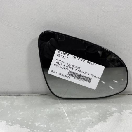 Glace retroviseur droit TOYOTA YARIS 3 Photo n°1