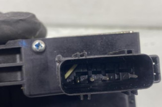 Serrure avant droit FORD FIESTA 5