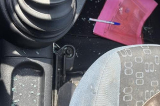 Serrure avant droit FORD FIESTA 5