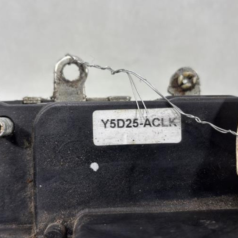 Serrure avant gauche FORD FIESTA 5 Photo n°4