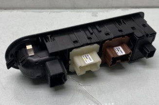 Interrupteur de leve vitre avant gauche RENAULT CAPTUR 1