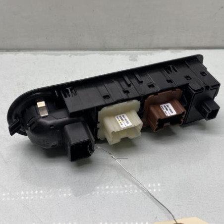 Interrupteur de leve vitre avant gauche RENAULT CAPTUR 1