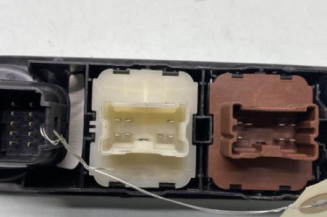 Interrupteur de leve vitre avant gauche RENAULT CAPTUR 1