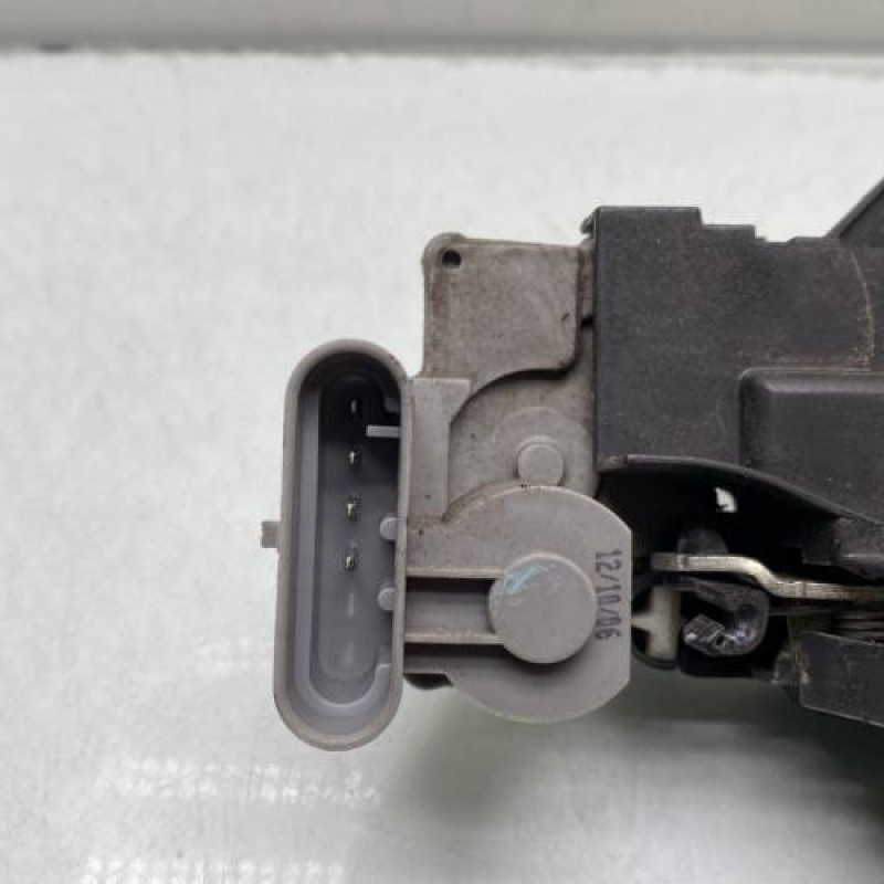 Serrure arriere droit ALFA ROMEO 147 Photo n°4