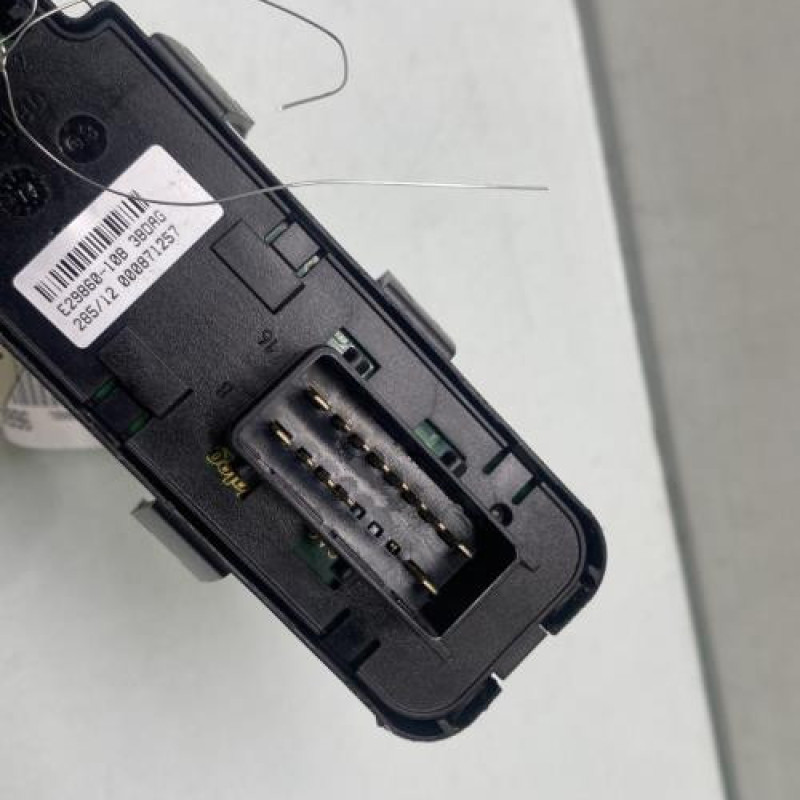 Interrupteur de leve vitre avant gauche PEUGEOT 207 Photo n°3