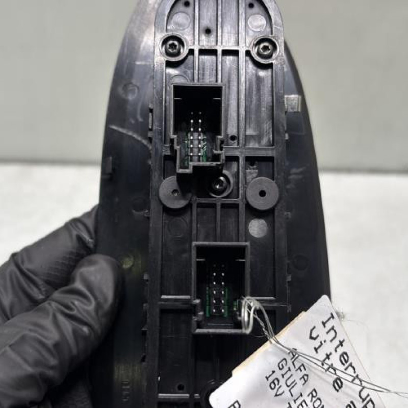 Interrupteur de leve vitre avant gauche ALFA ROMEO GIULIETTA 2 Photo n°3