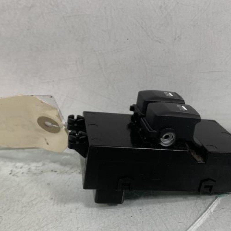 Interrupteur de leve vitre avant gauche KIA CEE-D 2 Photo n°2