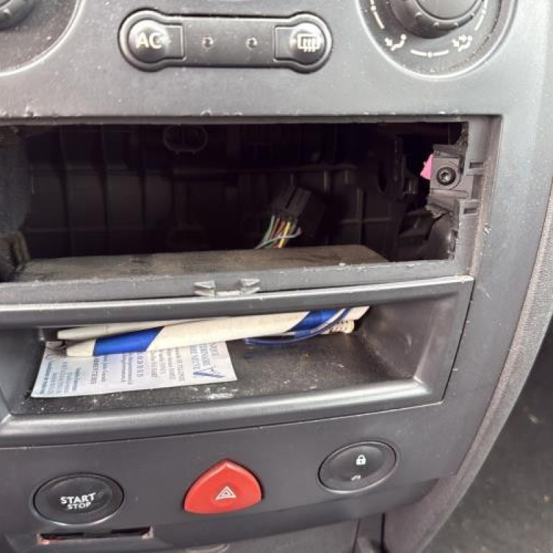 Interrupteur de leve vitre avant gauche RENAULT MEGANE 2 Photo n°20