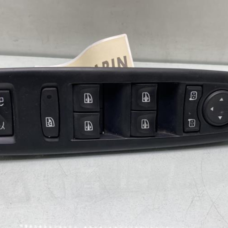 Interrupteur de leve vitre avant gauche RENAULT LATITUDE Photo n°1