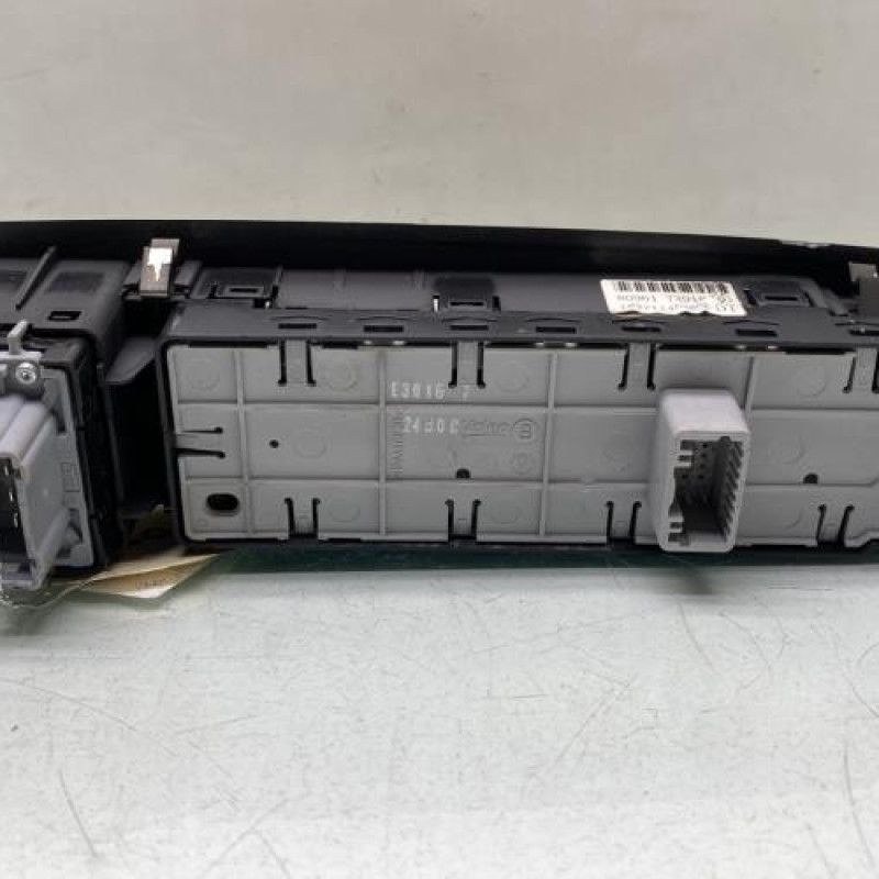 Interrupteur de leve vitre avant gauche RENAULT LATITUDE Photo n°2