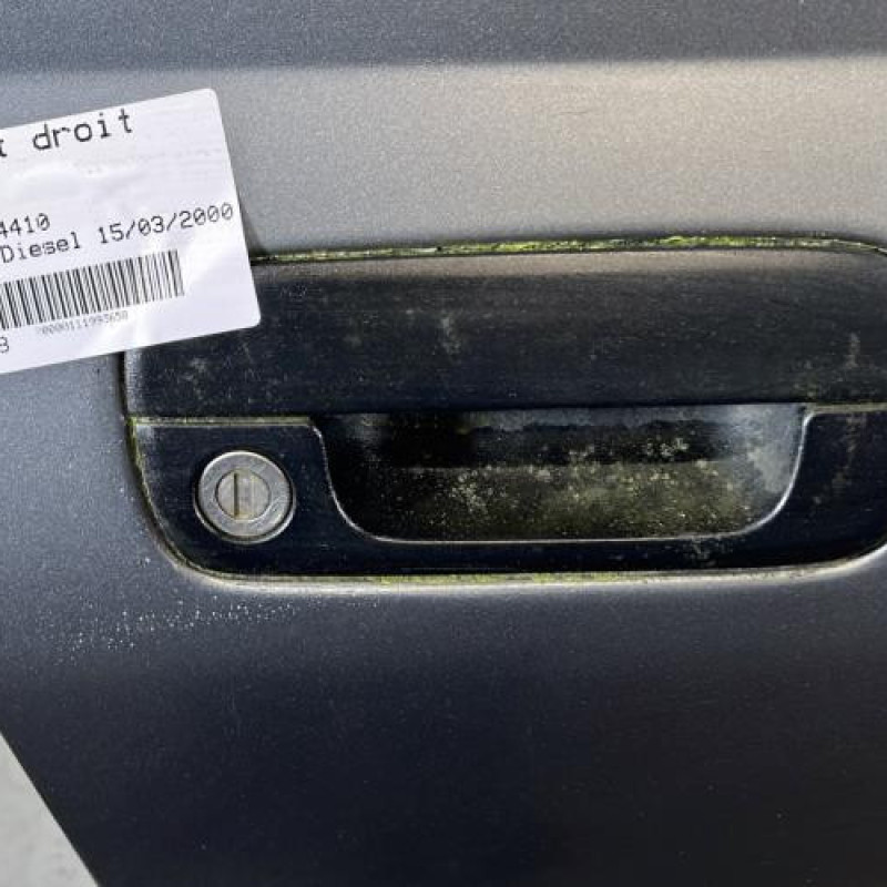 Porte avant droit PEUGEOT 406 Photo n°2