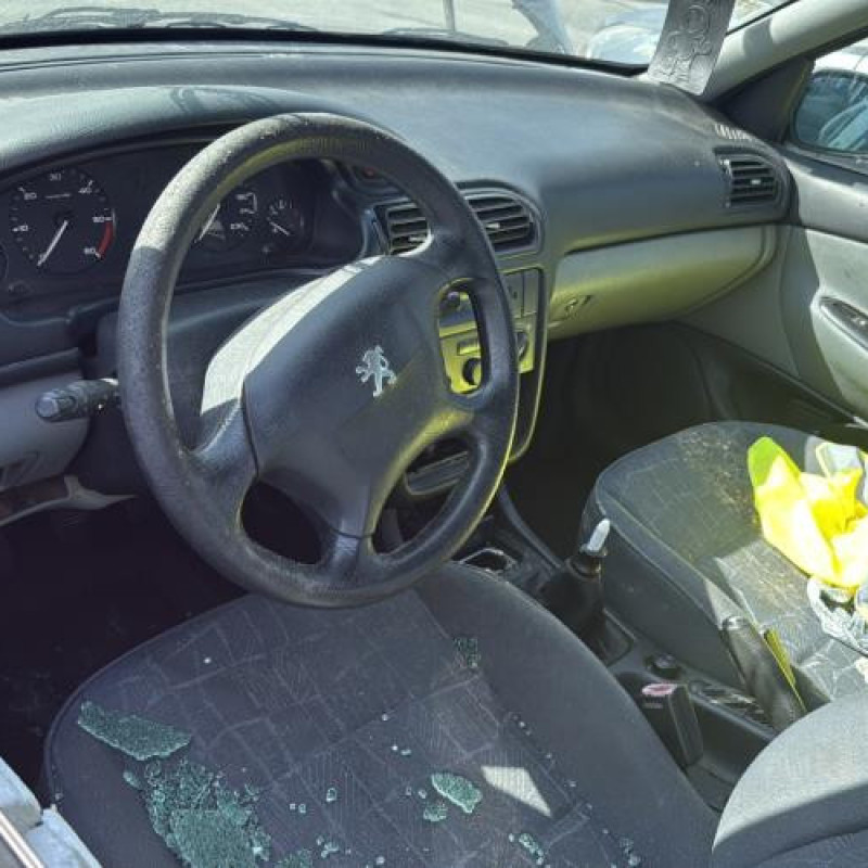 Porte avant droit PEUGEOT 406 Photo n°16