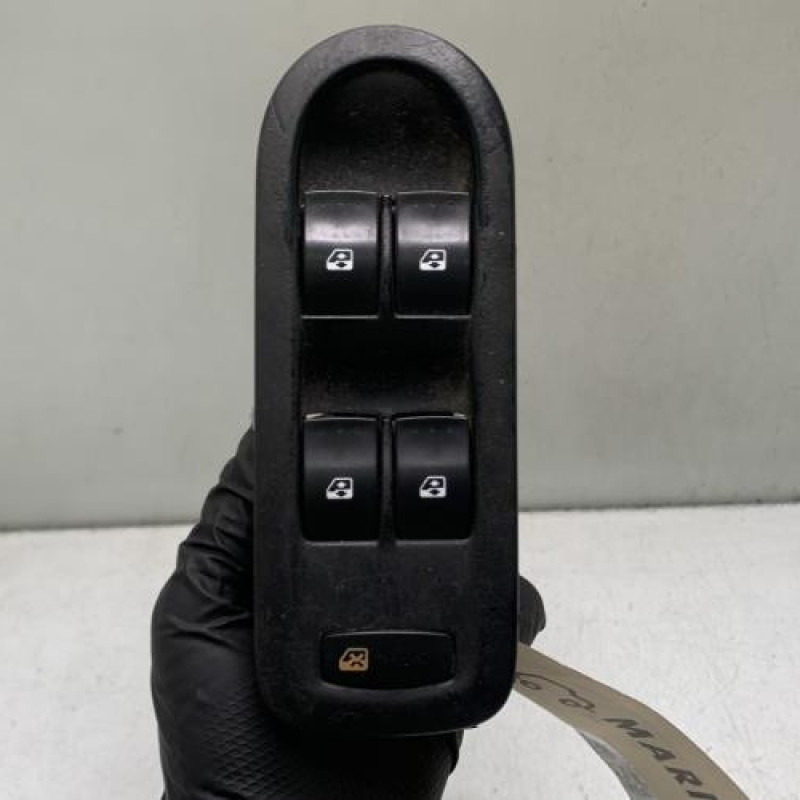 Interrupteur de leve vitre avant gauche RENAULT SCENIC 2 Photo n°1