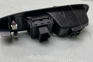 Interrupteur de leve vitre avant gauche PEUGEOT 208 1