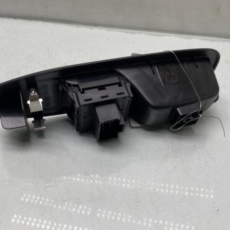 Interrupteur de leve vitre avant gauche PEUGEOT 208 1 Photo n°2