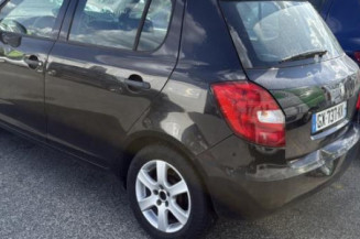 Serrure avant droit SKODA FABIA 2