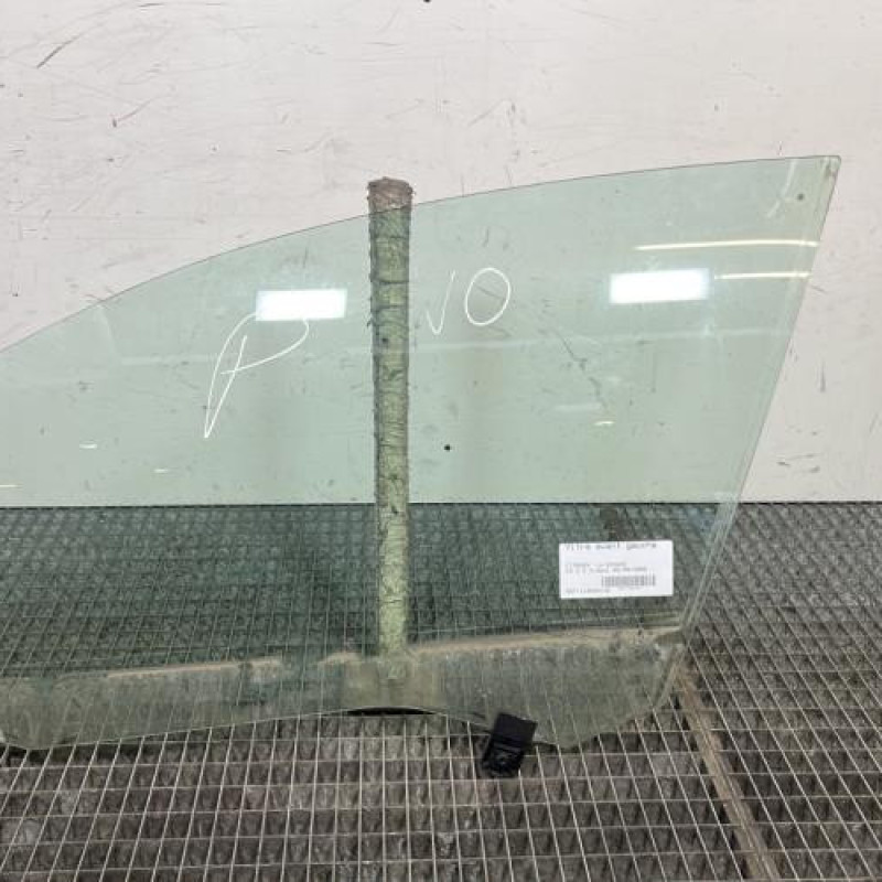 Vitre avant gauche CITROEN C5 2 Photo n°1