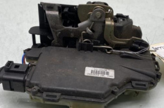 Serrure avant droit SKODA OCTAVIA 1