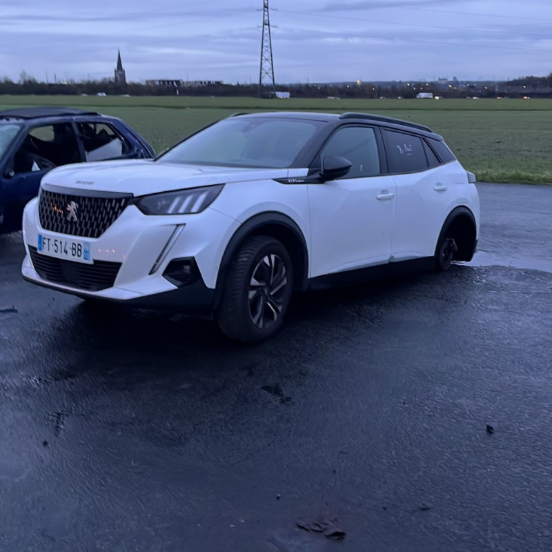 PEUGEOT 2008 2 PHASE 1 1.5 BLUE HDI - 16V TURBO Photo n°2