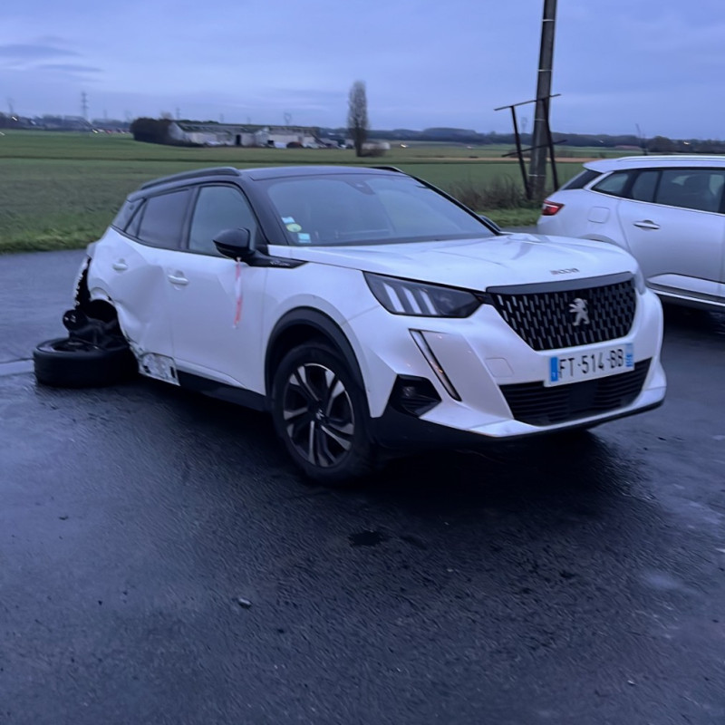 PEUGEOT 2008 2 PHASE 1 1.5 BLUE HDI - 16V TURBO Photo n°4