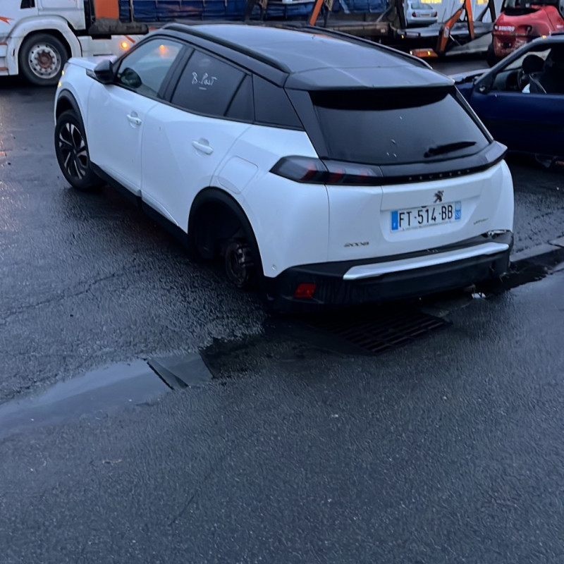 PEUGEOT 2008 2 PHASE 1 1.5 BLUE HDI - 16V TURBO Photo n°6