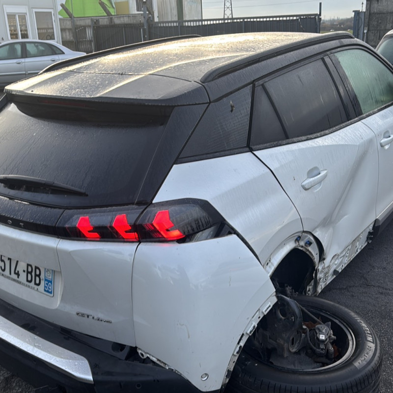 PEUGEOT 2008 2 PHASE 1 1.5 BLUE HDI - 16V TURBO Photo n°17