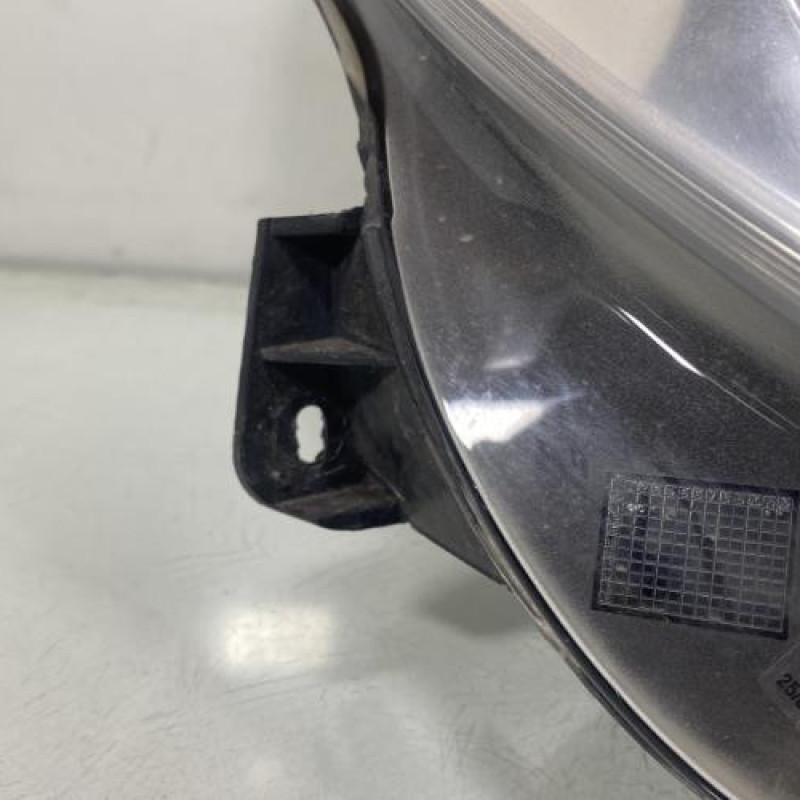 Optique avant principal droit (feux)(phare) OPEL CORSA D Photo n°2