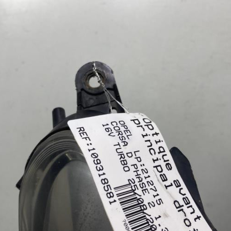 Optique avant principal droit (feux)(phare) OPEL CORSA D Photo n°3