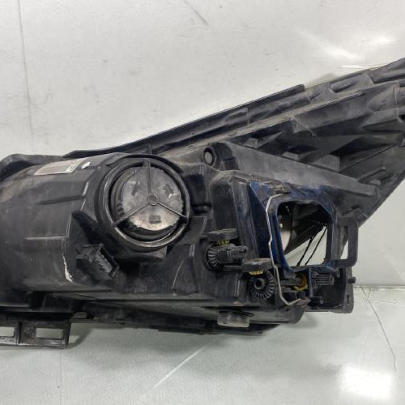 Optique avant principal droit (feux)(phare) OPEL CORSA D Photo n°6