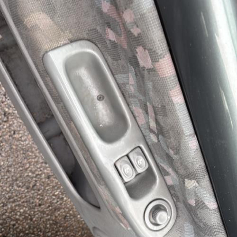 Reservoir essence RENAULT TWINGO 1 Photo n°10